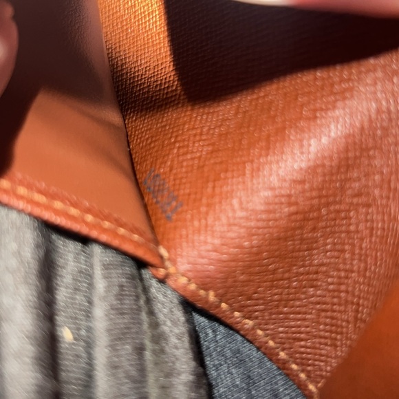 π₯π₯π₯- Authentic Louis Vuitton wallet only !πΈπΈπ’ - Picture 2 of 6